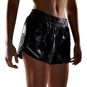 LULULEMON ATHLETICA Hotty Hot Low-Rise Short Size 4Tall